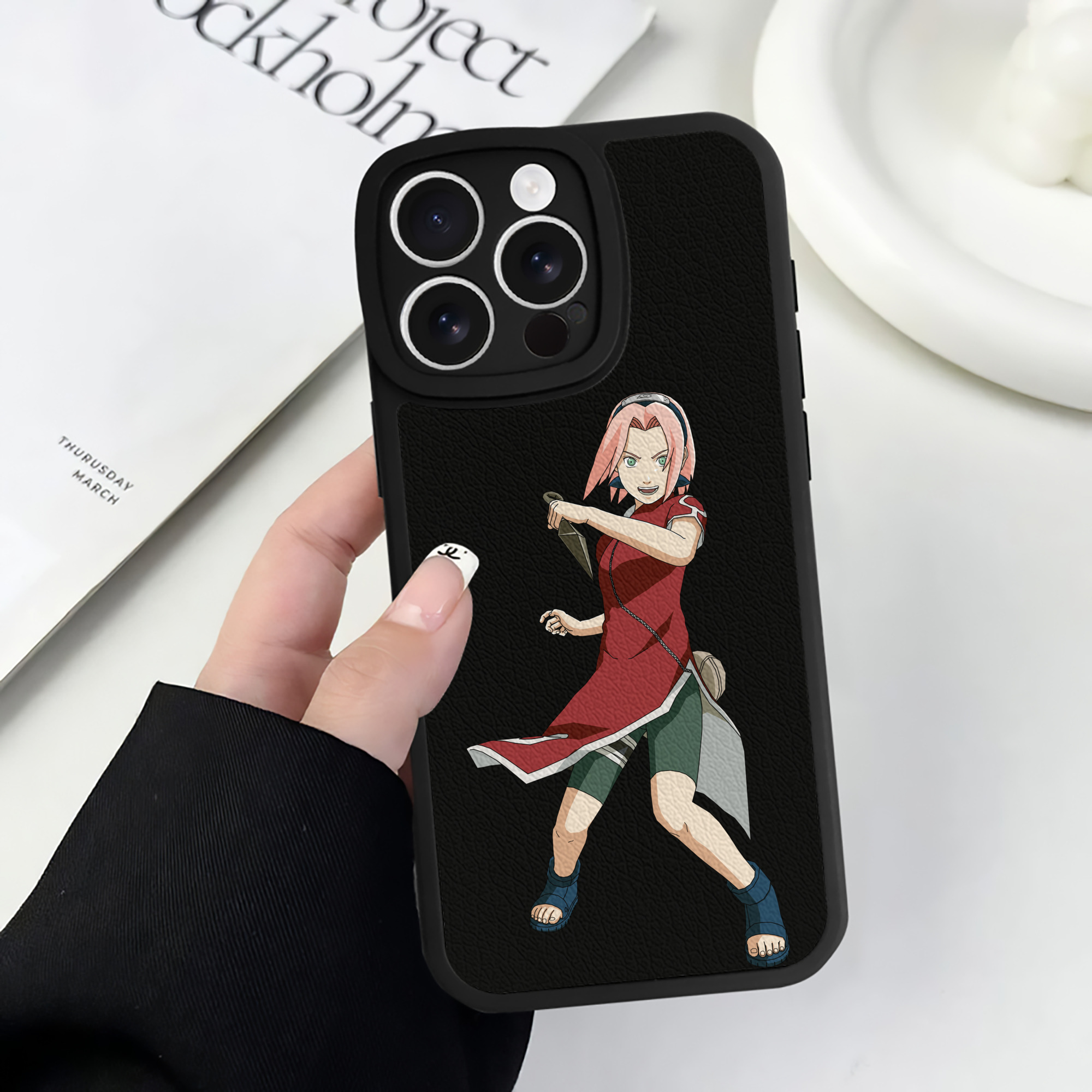 （画像用） NARUTO -ナルト- 春野サクラ Haruno Sakura 【iPhone 16シリーズ対応】シリコンスマホケース（レザー調） 材質：シリコン